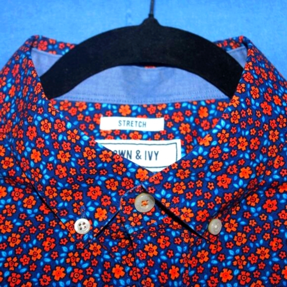 Crown & Ivy Floral Button Down Shirt Blue Red Large